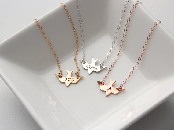 Collier oiseau gravé pour enfant