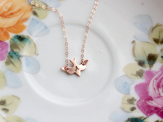Collier oiseau gravé pour enfant