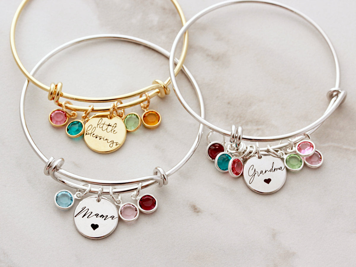 Bracelet à breloques avec pierre de naissance
