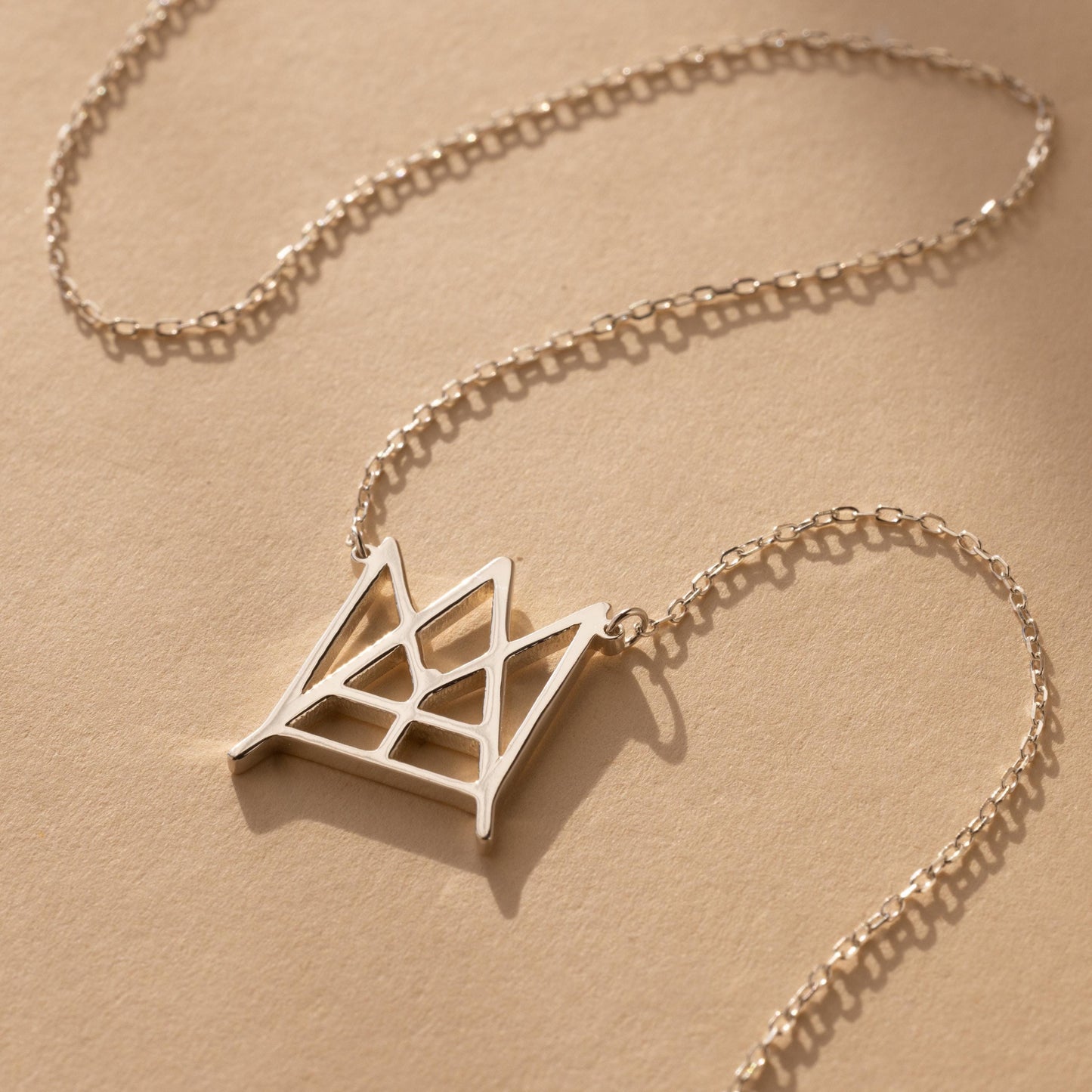 Collier monogramme avec nom moderne