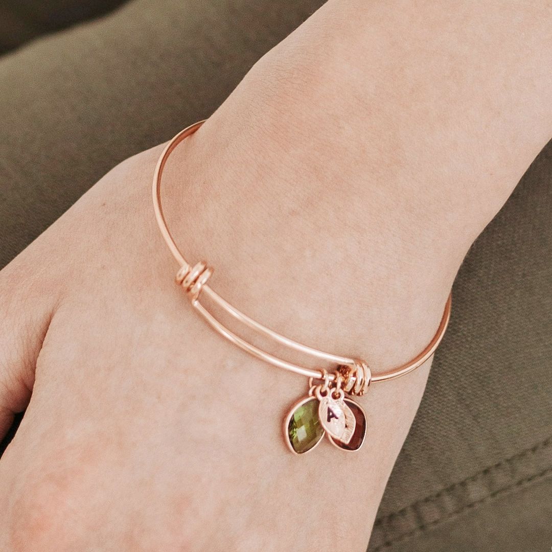 Bracelet à breloques familial avec pierre de naissance
