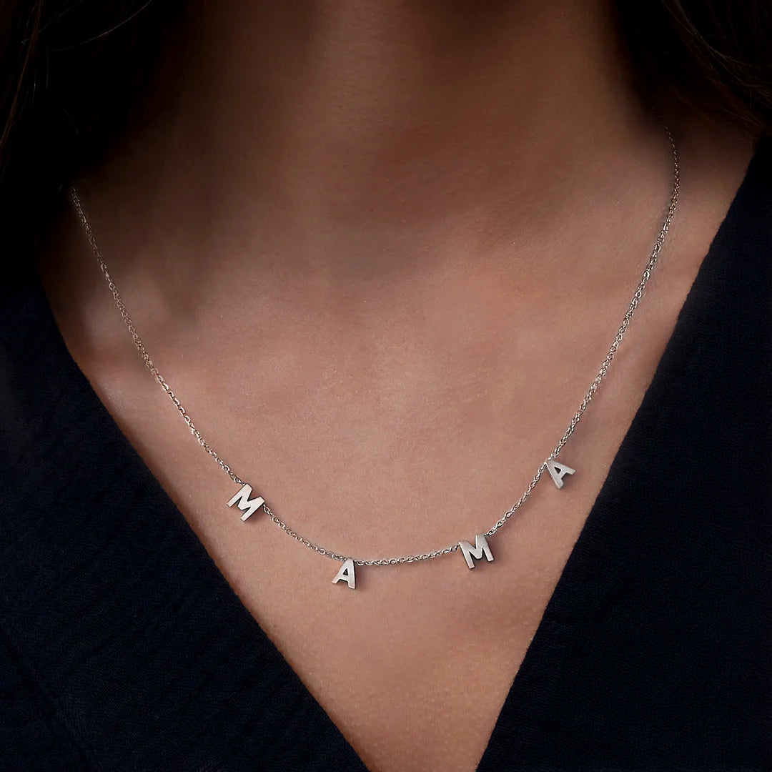 Le collier lettre MAMA