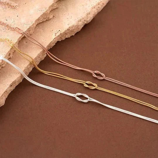 Colliers à nœuds mère-fille, lien éternel