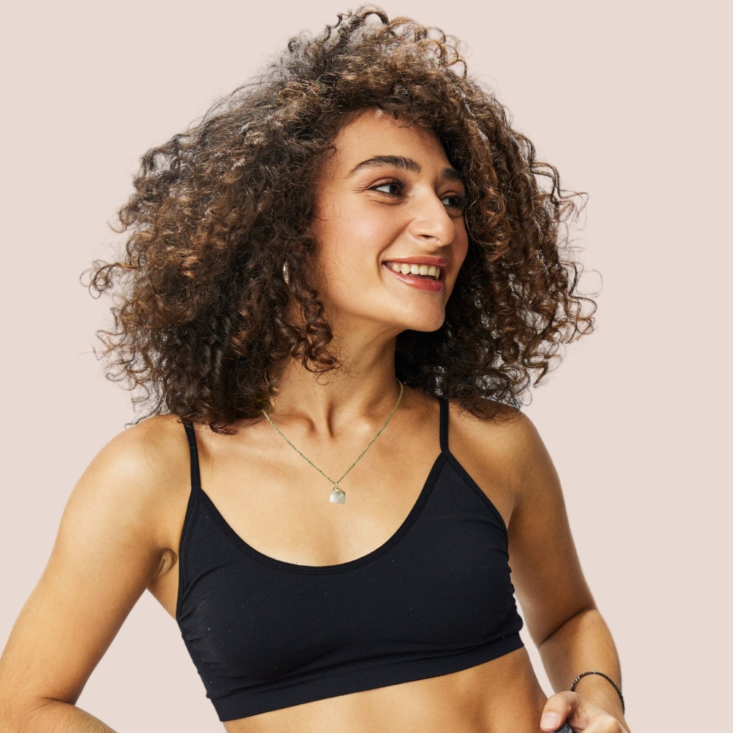 Collier porte-bonheur en pierres précieuses taillées brutes