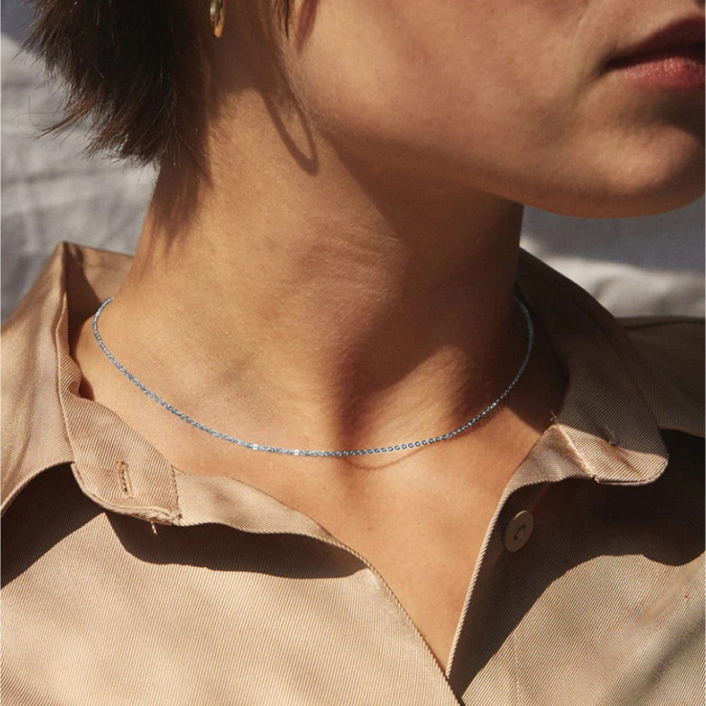 Collier délicat à chaîne torsadée