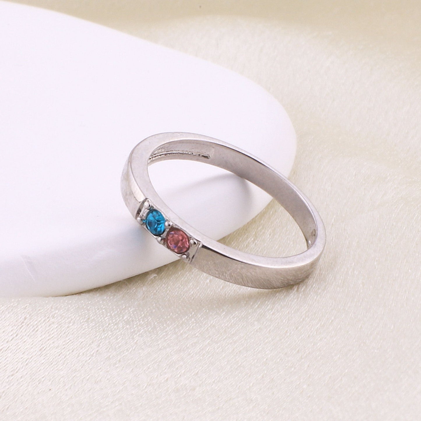 Bague empilable avec pierres de naissance