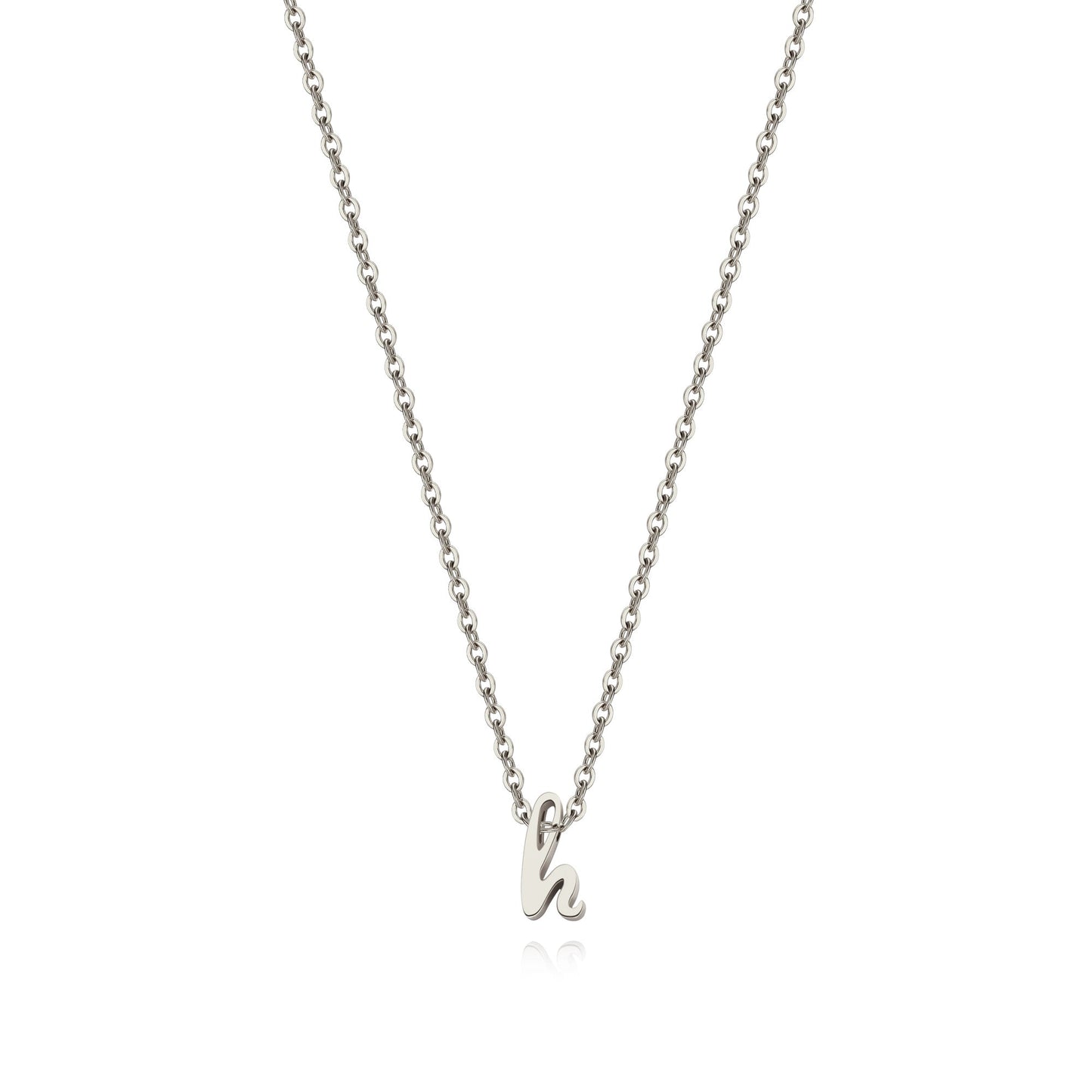 Halskette mit winziger Initialenschrift