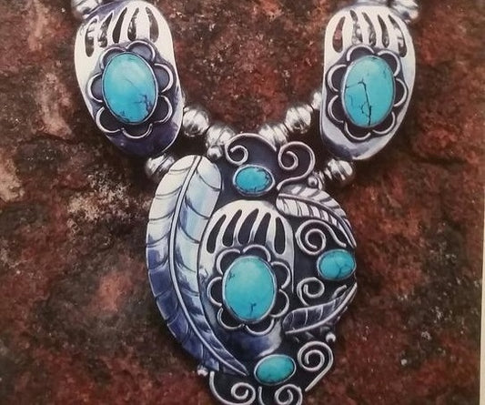 The Creative Cultural Significance of Picture Pendant Necklaces