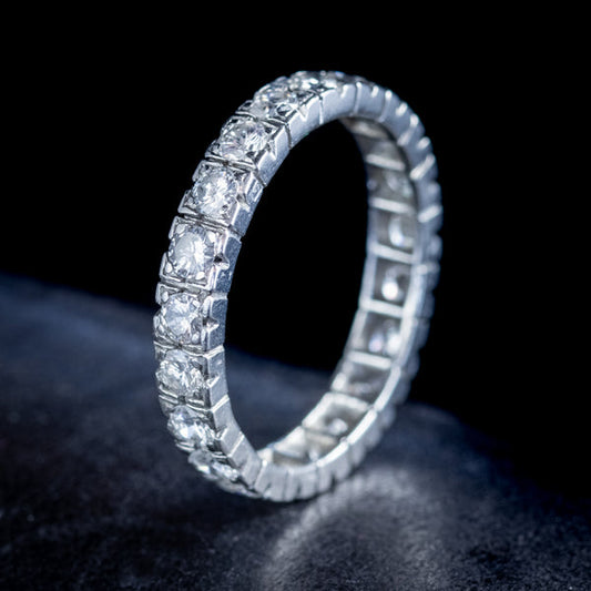 Antique Rings: A Timeless Connection to Emotion and Craftsmanship