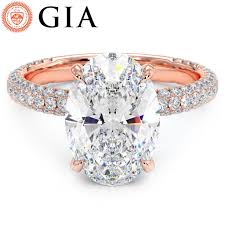 Elegant Innovations: Oval Cut Engagement Rings for Valentine’s Day