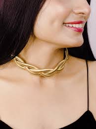 Embracing Elegance: The Timeless Appeal of the 18-Inch Twist Necklace Choker