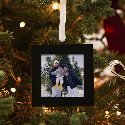 Enchanting Keepsakes: Photo Frame Ornaments for Christmas Trees