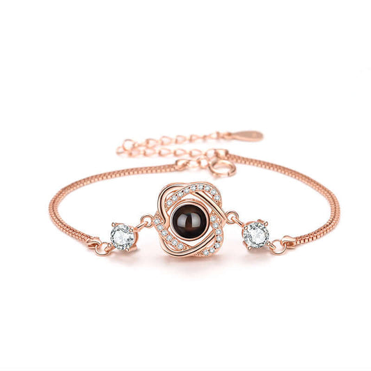 How Felicity Bracelets Strengthen Emotional Connections