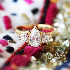 Pear Engagement Rings: The Perfect Symbol for Valentine's Day