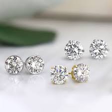 Personalized Diamond Earrings: Crafting Unique Elegance