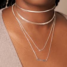 The Allure of Silver Choker Necklaces in Luxury Customization