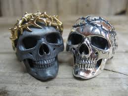 The Allure of Skull Rings: A Custom Experience