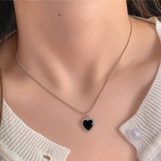 The Black Heart Necklace: A Timeless Symbol in Brand Storytelling