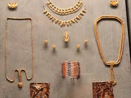 The Cultural Significance of Necklaces: Types and Their Names