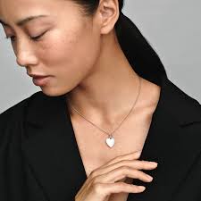 The Heart of Personalization: Exploring the Pandora Necklace Heart