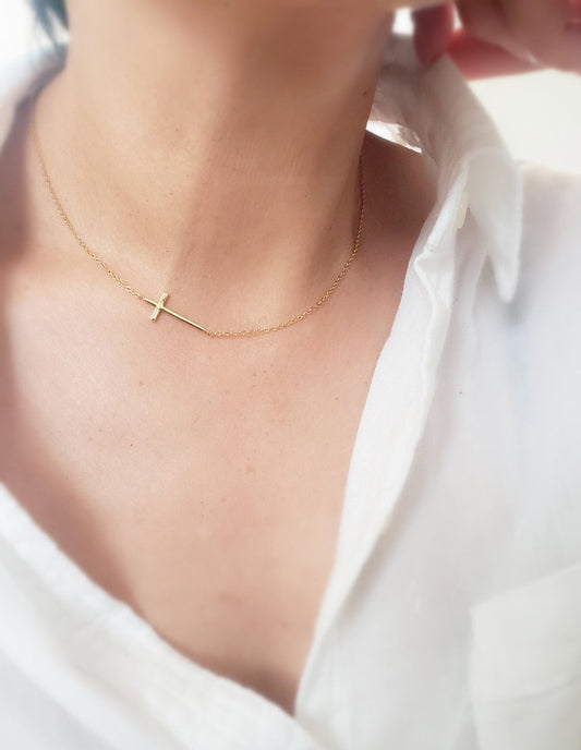 The Perfect Travel Gift: The Significance of a Horizontal Cross Necklace