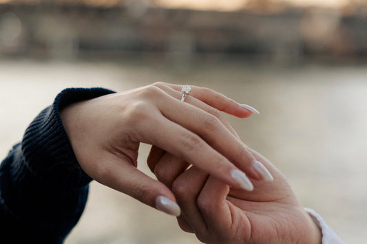The Story Behind Women’s Diamond Rings: Brands, Trends, and Timeless Appeal