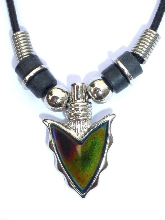 The Unspoken Bond: Arrowhead Necklace and Emotional Connection