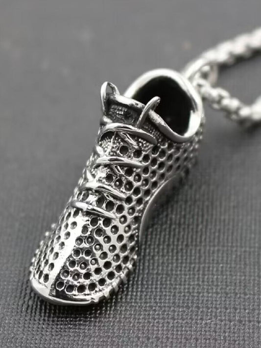 Timeless Elegance: Men’s Stainless Steel Necklaces in Fashion