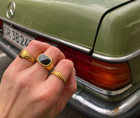 The Men’s Gold Ring Revolution: Bridging Jewelry and Technology