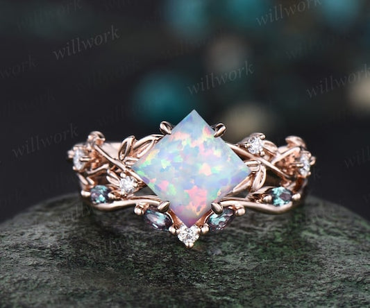 The Allure of Opal Rings for Women as Nature's Gift