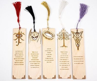 Title: "Epic Journeys: Lord of the Rings Gifts as Travel Souvenirs"