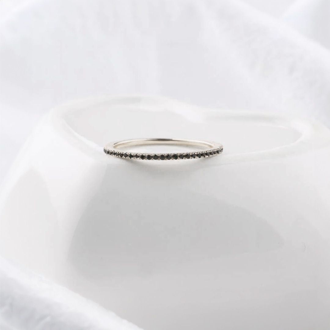 Bague d'éternité en diamant noir