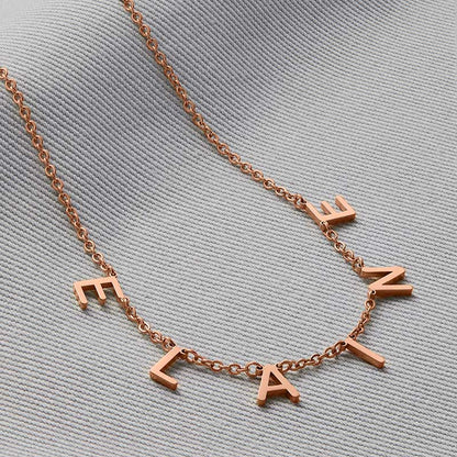 Collier avec nom et lettre personnalisés