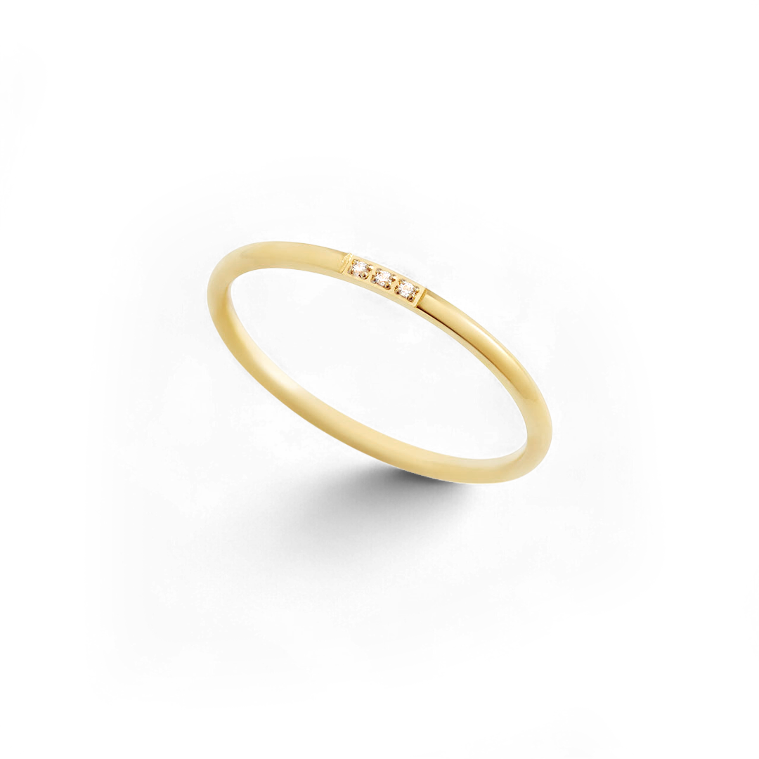 Bague empilable en diamants délicats
