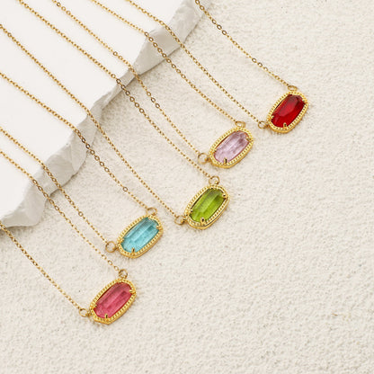 Collier avec pendentif ovale et pierre de naissance
