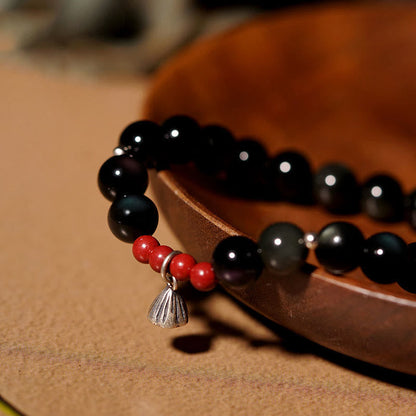 Buddha Stones Armband aus natürlichem schwarzem Obsidian und Zinnober mit Lotus-Charme, Stärke und Erfüllung