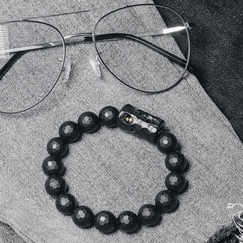 Bracelet de protection en onyx noir et ébène avec pierres de Bouddha et surface givrée mate 