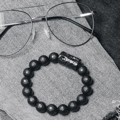 Bracelet de protection en onyx noir et ébène avec pierres de Bouddha et surface givrée mate 