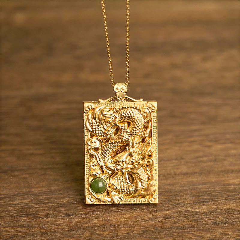 Collier pendentif en jade Hetian plaqué or et pierres de Bouddha