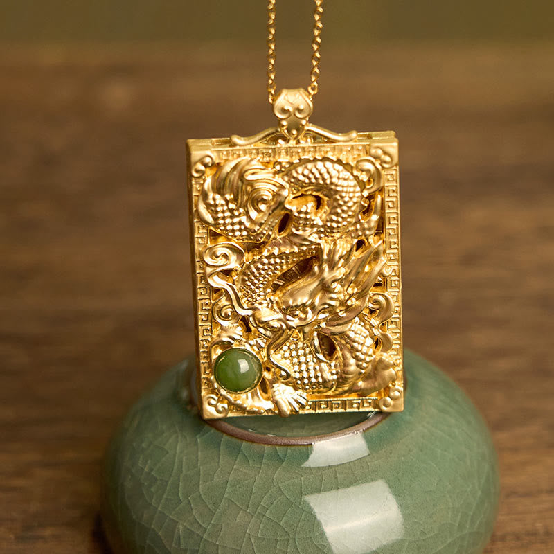 Collier pendentif en jade Hetian plaqué or et pierres de Bouddha
