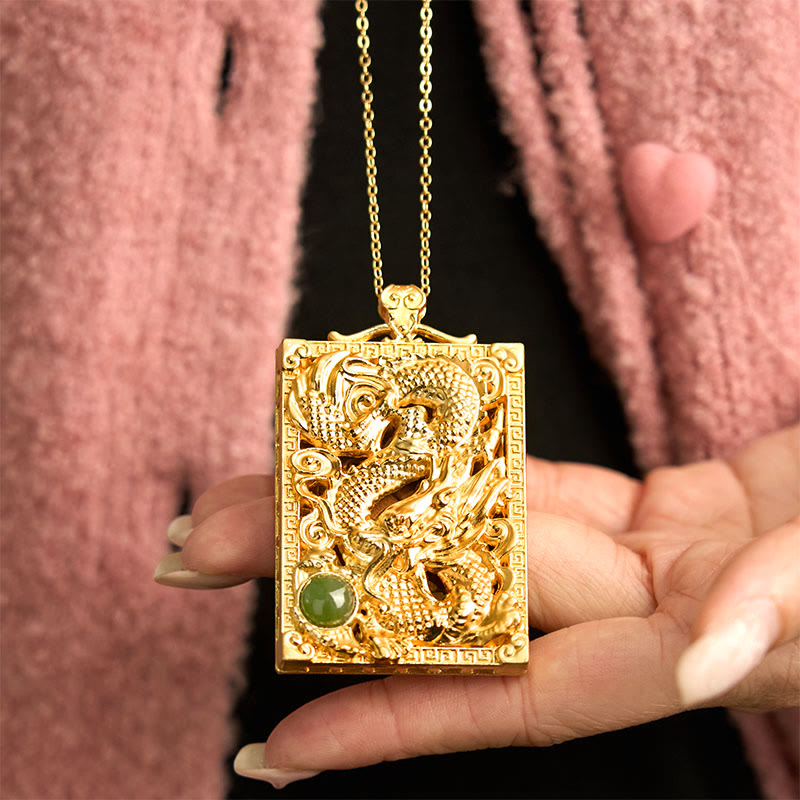 Collier pendentif en jade Hetian plaqué or et pierres de Bouddha