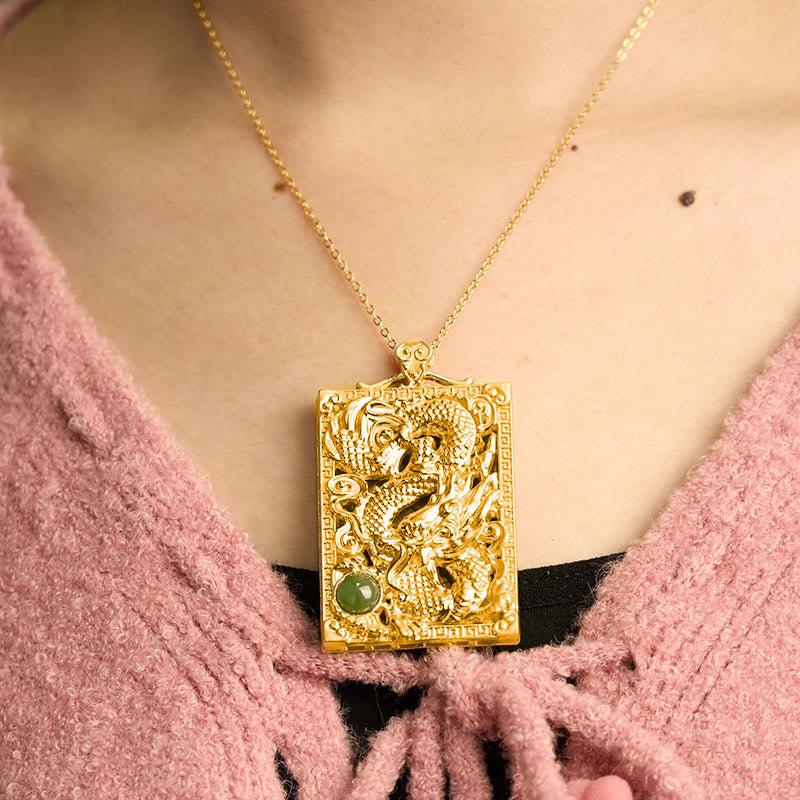 Collier pendentif en jade Hetian plaqué or et pierres de Bouddha