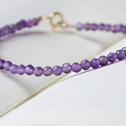 Bracelet de conscience spirituelle en cuivre plaqué or 14 carats avec perles ultra-fines en améthyste naturelle de 3 mm et pierres de Bouddha 