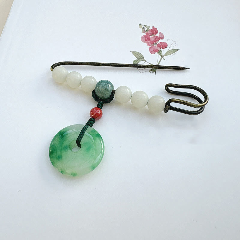 Broche porte-bonheur en jade et pierre de Bouddha