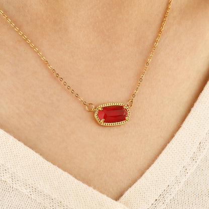 Collier avec pendentif ovale et pierre de naissance
