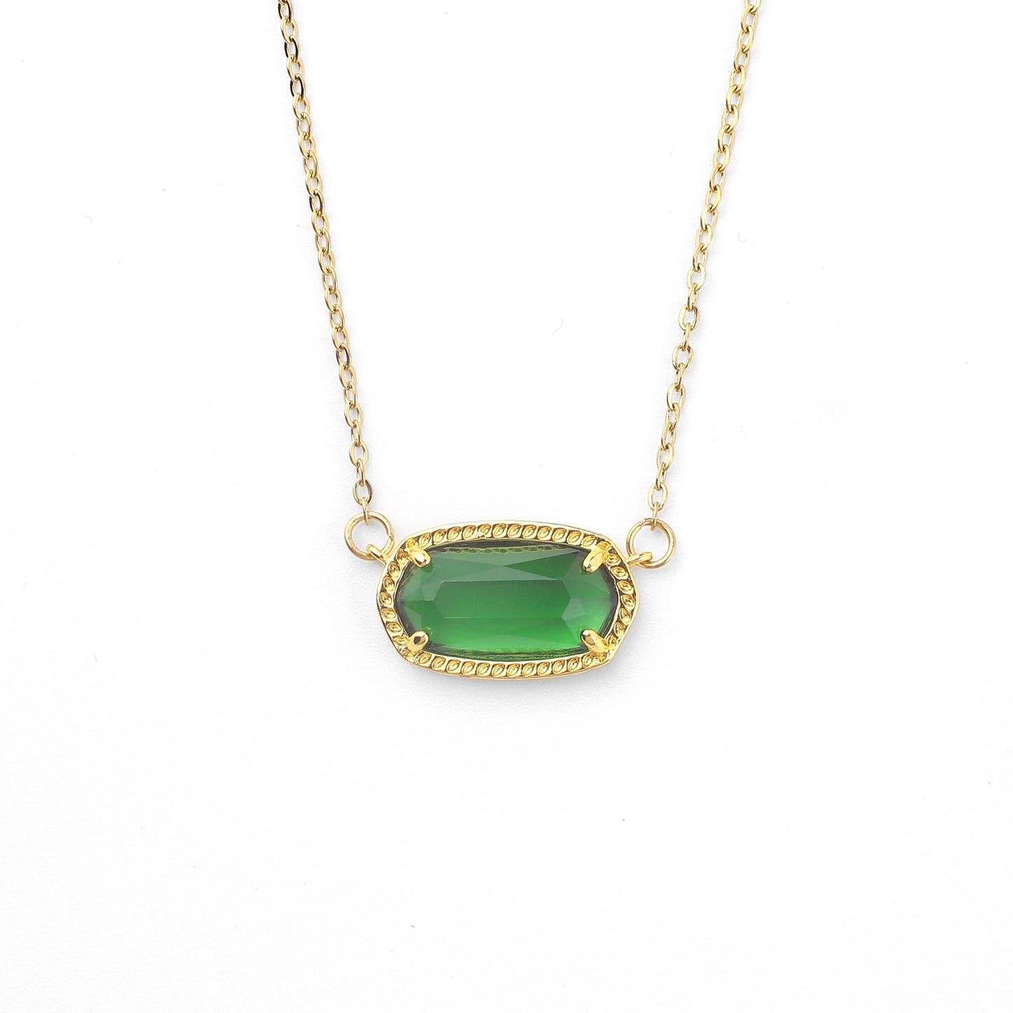 Collier avec pendentif ovale et pierre de naissance