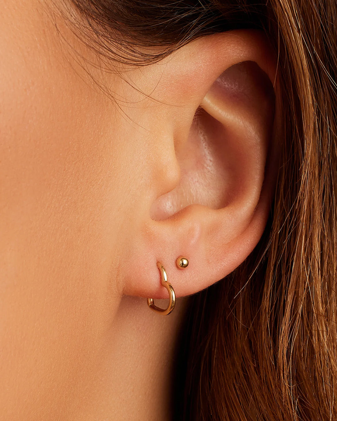 Clou d'oreille simple Newport en or 14 carats à dos plat