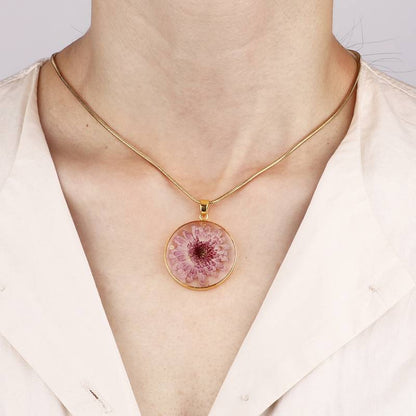 Collier de fleurs de naissance pressées