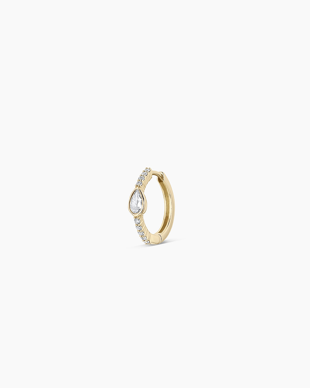 Huggie simple en forme de poire et diamant cultivé en laboratoire