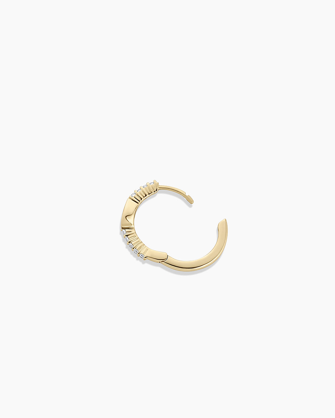 Huggie simple en forme de poire et diamant cultivé en laboratoire